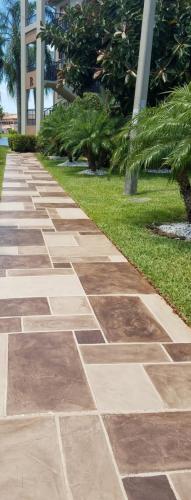 French cut long walkway